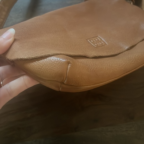 Dudu Caramel Tan Leather Crossbody Bag - Picture 3 of 12